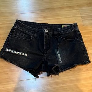 🌻Nwt Blank NYC grayish black jean shorts with metal studs